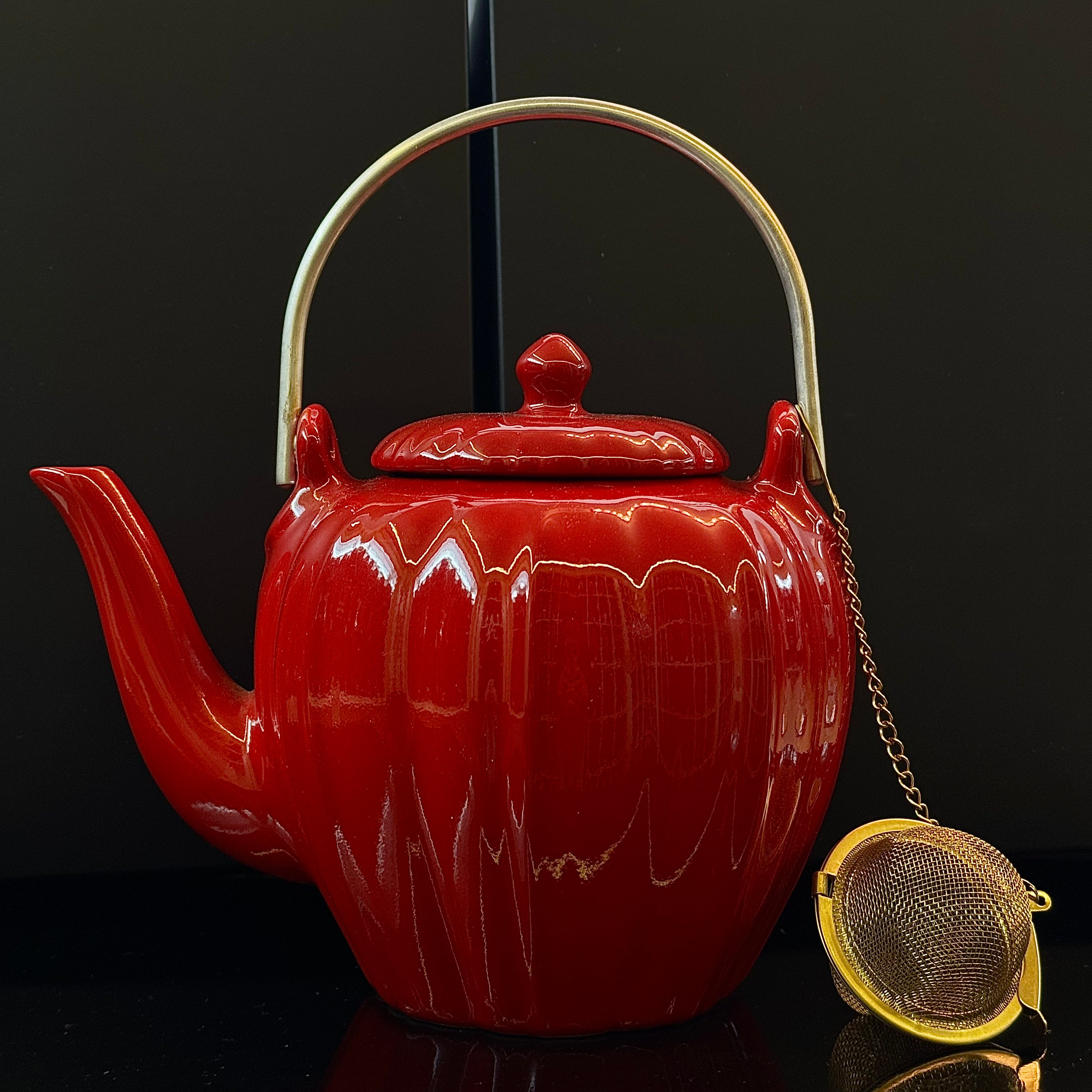 Théière en porcelaine rouge vif – Mariage Frères, 1 L – Avec boule à thé dorée