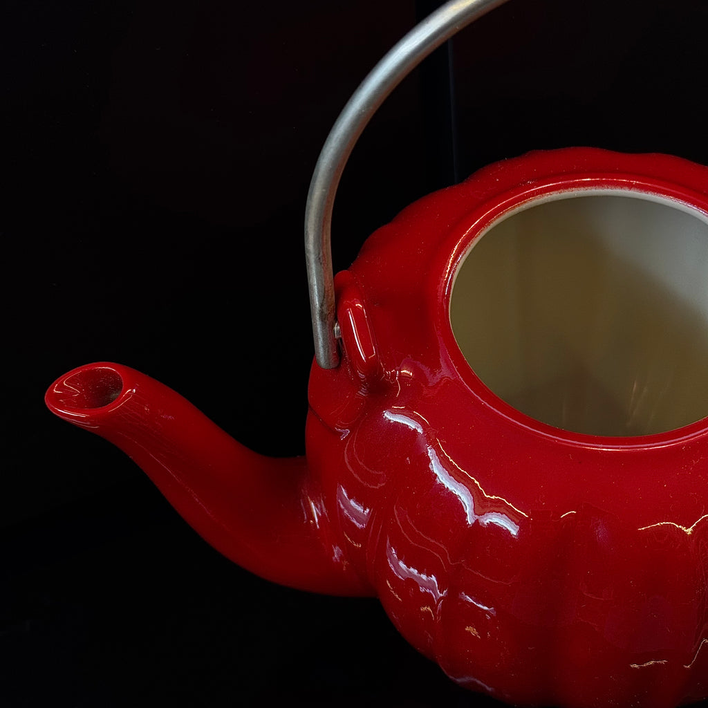 Théière en porcelaine rouge vif – Mariage Frères, 1 L – Avec boule à thé dorée