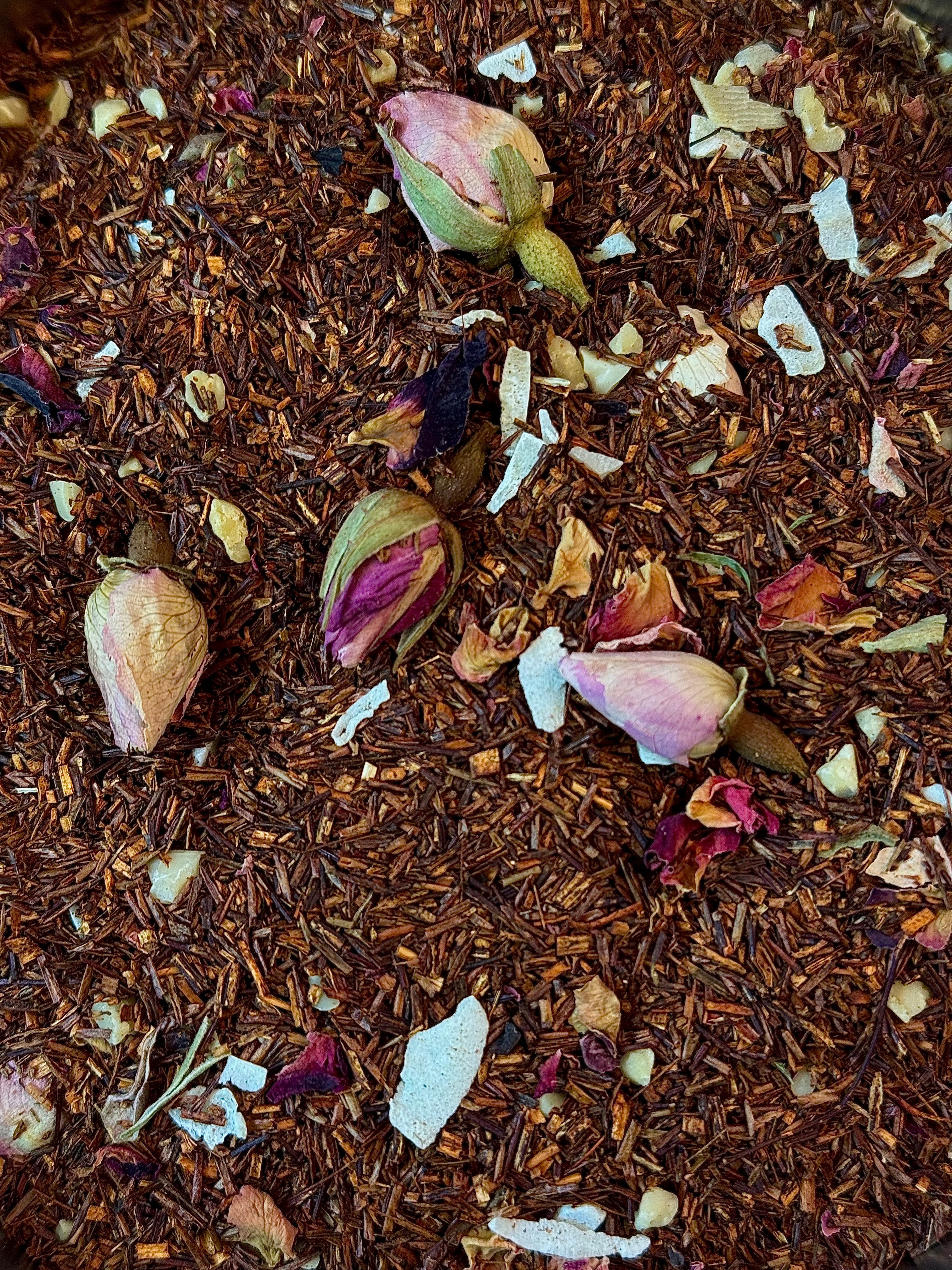 Rooibos Rose et Amande – Une Infusion Douce et Parfumée